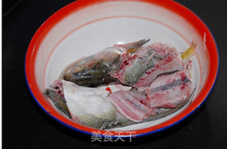 白菜鱼丸汤的做法步骤：2