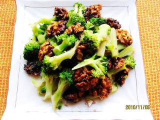 核香椰菜的做法步骤：2