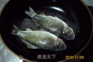 《葱烤鲫鱼焖肉蓉》的做法步骤：10