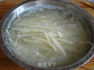 青红椒炒土豆丝的做法步骤：5