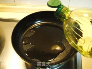 开胃前菜“生煎黑椒鱼柳”的做法步骤：2