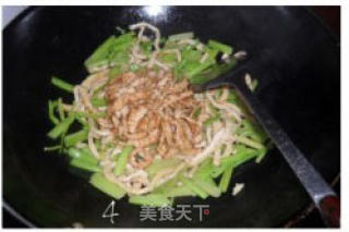 芹菜炒肉丝的做法步骤：3