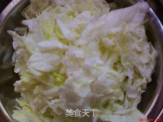 酸辣粉条炖白菜的做法步骤：2