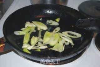 芒果菜椒炒里脊肉的做法步骤：2