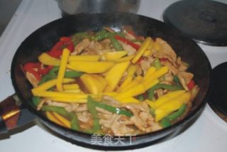 芒果菜椒炒里脊肉的做法步骤：2