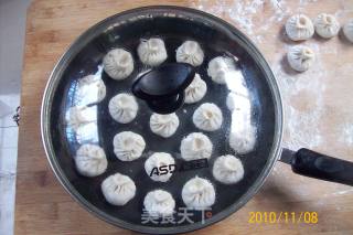 酸菜鲜肉生煎包的做法步骤：10