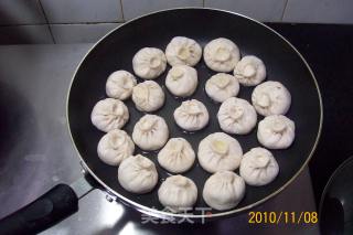 酸菜鲜肉生煎包的做法步骤：10