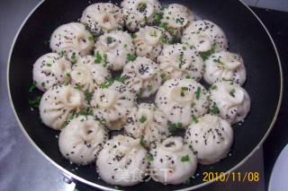 酸菜鲜肉生煎包的做法步骤：10