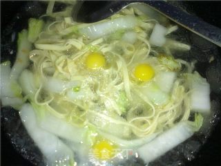 白菜千张鹌鹑蛋汤的做法步骤：2