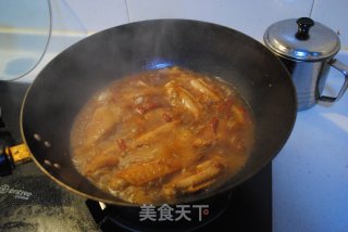 简易版红烧鸡翅的做法步骤：2
