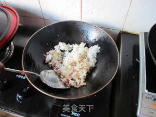 香肠菜饭的做法步骤：2