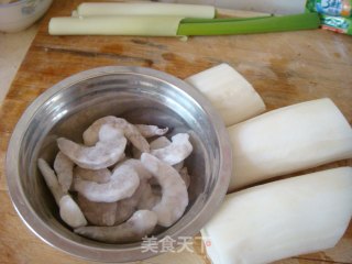 白萝卜烩虾仁的做法步骤：2