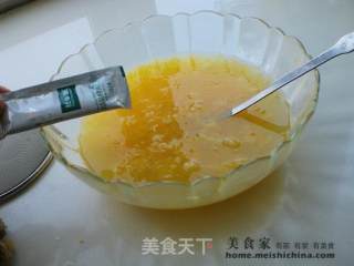 蜜糖果粒鲜桔汁的做法步骤：2