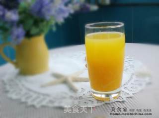 蜜糖果粒鲜桔汁的做法步骤：2