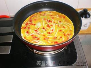 西葫剁椒摊蛋饼的做法步骤：3