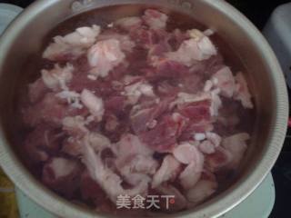 牛肉炖西红柿的做法步骤：2
