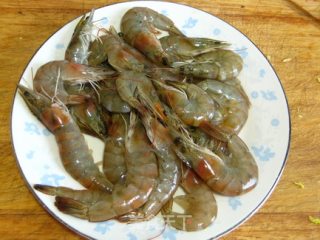 青椒炒虾的做法步骤：5