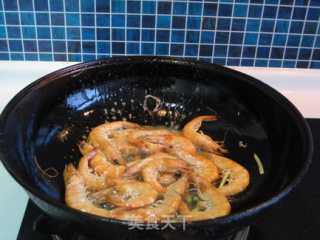 青椒炒虾的做法步骤：5