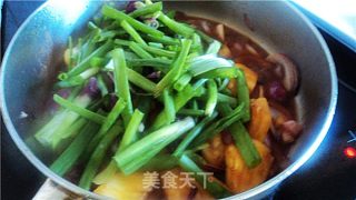 甜酸菠萝猪颈肉的做法步骤：2
