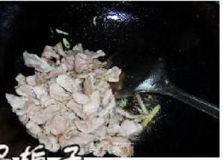小炒肉片的做法步骤：3