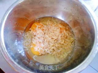 韭菜虾皮炒鸡蛋的做法步骤：2