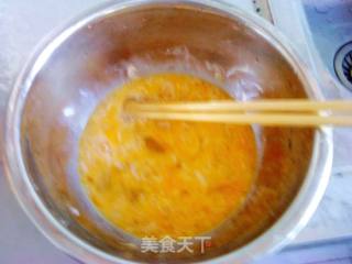 韭菜虾皮炒鸡蛋的做法步骤：2