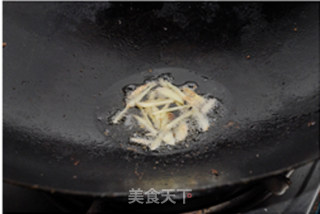 清煮剥皮鱼的做法步骤：2