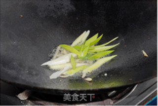 清煮剥皮鱼的做法步骤：2