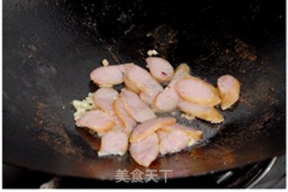 热狗木耳炒油菜的做法步骤：2