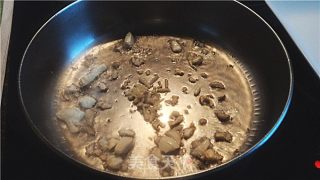黑木耳炒芹菜肉丝的做法步骤：2