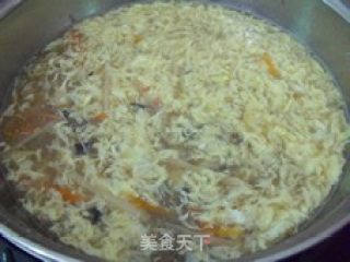 酸笋三鲜汤的做法步骤：3