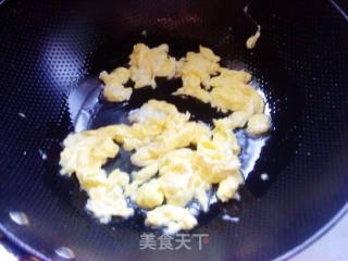 鸡蛋炝锅疙瘩汤的做法步骤：2
