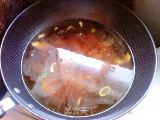 鸡蛋炝锅疙瘩汤的做法步骤：2