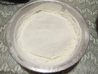 香草戚风蛋糕的做法步骤：2
