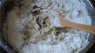 香香的臭草绿豆糕的做法步骤：2