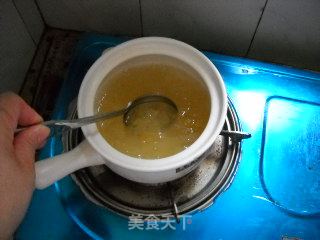 冰糖银耳鸽蛋羹的做法步骤：2