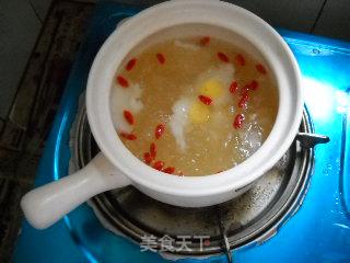 冰糖银耳鸽蛋羹的做法步骤：2