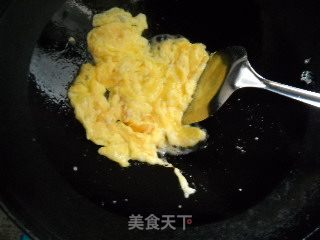 姬菇炒蛋的做法步骤：2