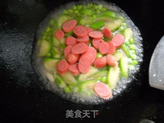 毛豆炒丝瓜的做法步骤：2
