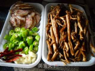 豉椒茶树菇的做法步骤：2