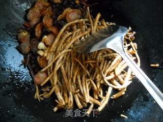 豉椒茶树菇的做法步骤：2