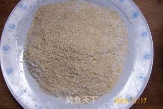 《芝麻脆香嫩乳鸽》又名《麻辣芝麻炸乳鸽》的做法步骤：5