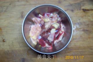 大蒜苗清炒鸡杂的做法步骤：2
