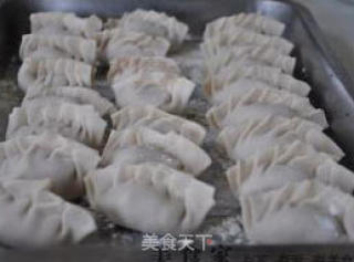干贝苞菜猪肉饺子的做法步骤：2