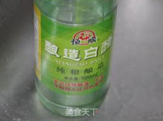 让人垂涎的辣椒炒肥肠的做法步骤：3
