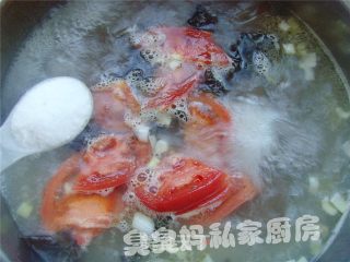 猪血番茄木耳汤的做法步骤：3