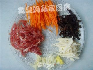 鱼香肉丝的做法步骤：4