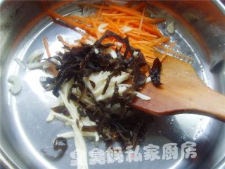 鱼香肉丝的做法步骤：4
