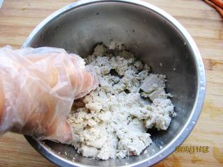 菇香豆腐饼的做法步骤：2