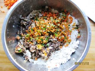 菇香豆腐饼的做法步骤：2